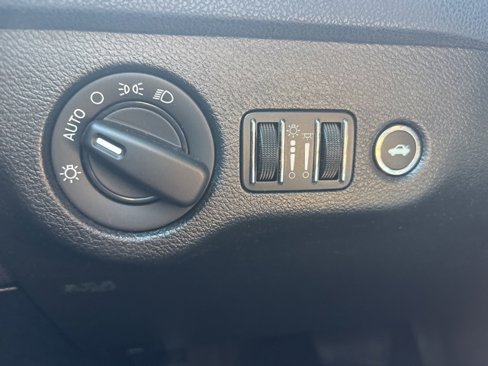 Used 2011 Dodge Charger SE image 27