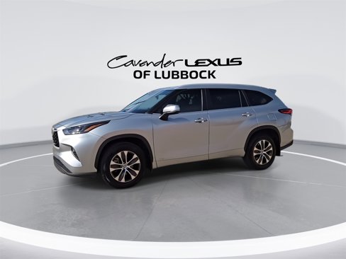 Used 2023 Toyota Highlander XLE image 5