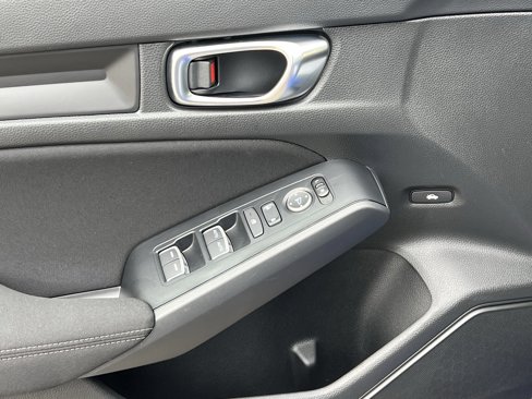 Used 2023 Honda Civic Sport image 9