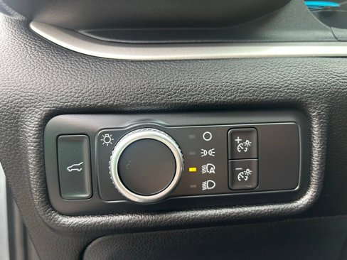 Used 2022 Ford Explorer XLT image 22