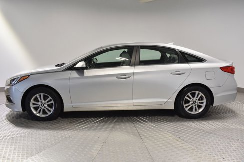 Used 2017 Hyundai Sonata SE w/ Cargo Package image 2