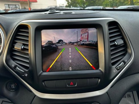 Used 2014 Jeep Cherokee Limited w/ Luxury Group image 20