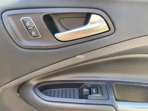 Used 2016 Ford Escape SE w/ Equipment Group 201A image 13