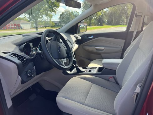 Used 2017 Ford Escape SE image 9