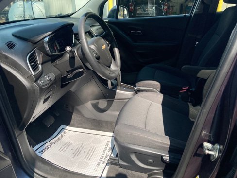 Used 2019 Chevrolet Trax LT w/ LPO, Protection Package image 11