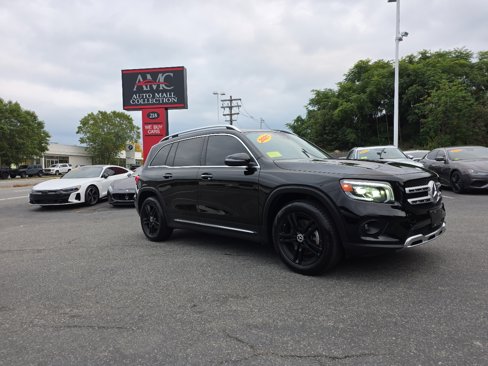 Used 2021 Mercedes-Benz GLB 250 4MATIC w/ Premium Package image 12