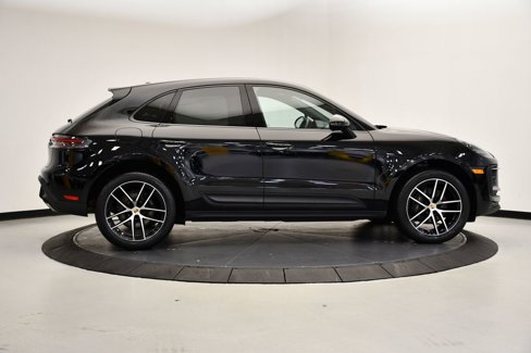 Certified 2023 Porsche Macan image 8