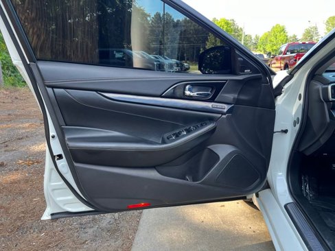Used 2021 Nissan Maxima Platinum w/ Sport Mat Group image 10