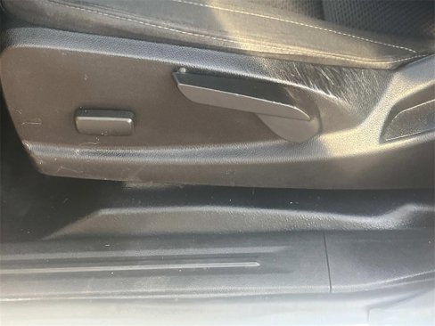 Used 2021 Chevrolet Colorado LT w/ Fleet Safety Package image 11