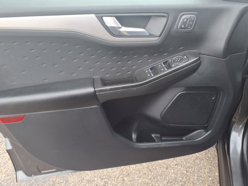 Used 2020 Ford Escape SEL image 13