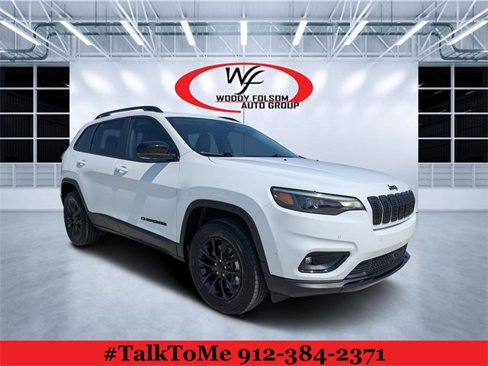 Used 2023 Jeep Cherokee Altitude Lux image 1