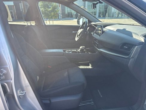 Used 2024 Nissan Rogue SV image 28