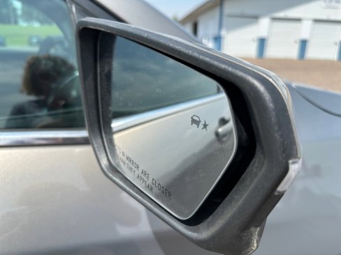 Used 2019 Chevrolet Equinox LT image 18