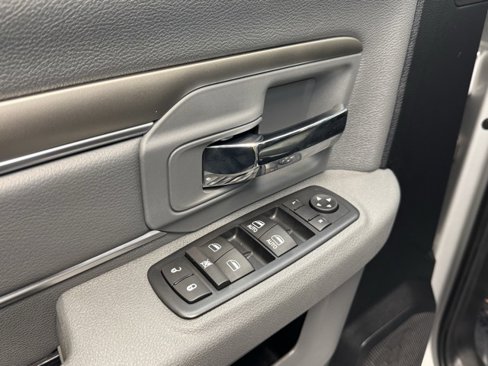 Used 2016 RAM 1500 Classic SLT image 12