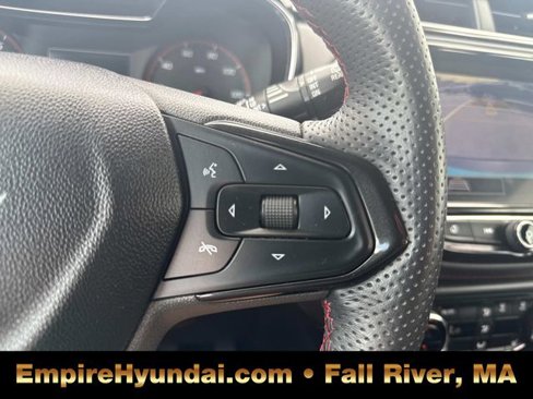 Used 2022 Chevrolet TrailBlazer RS w/ Sun and Liftgate Package image 32