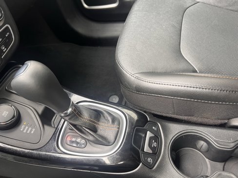 Used 2021 Jeep Compass Limited image 26