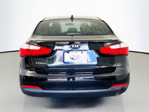 Used 2016 Kia Forte LX image 6