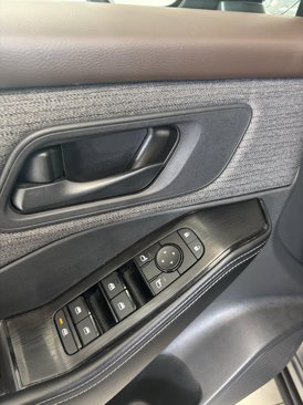Used 2022 Nissan Rogue S image 6
