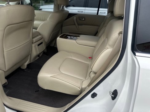 Used 2017 INFINITI QX80 4WD w/ Driver Assistance Package image 22