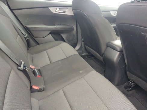 Used 2023 Kia Forte LXS image 9