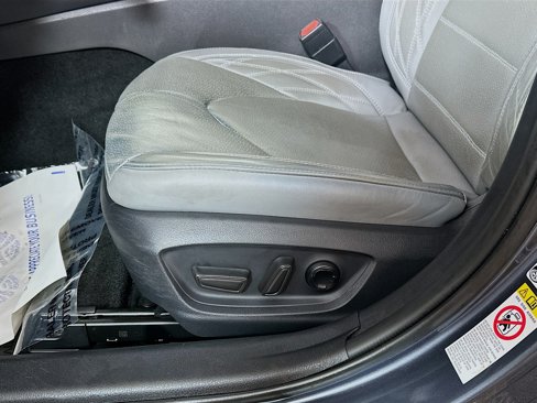 Used 2019 Toyota Avalon Limited image 19