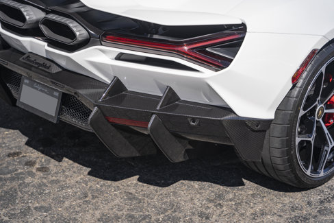 Used 2024 Lamborghini Revuelto image 9