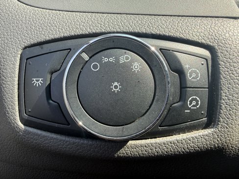 Used 2013 Ford Edge SEL image 32