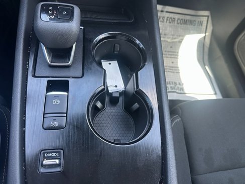 Used 2024 Nissan Rogue S image 26