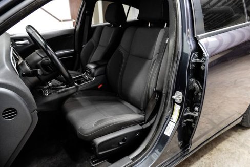 Used 2016 Dodge Charger SXT w/ Navigation & Travel Group image 17