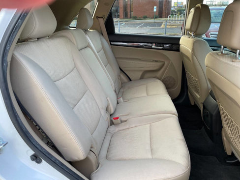 Used 2011 Kia Sorento LX w/ Convenience Pkg image 30