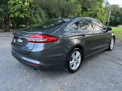 Used 2018 Ford Fusion SE w/ Fusion SE Technology Package image 8