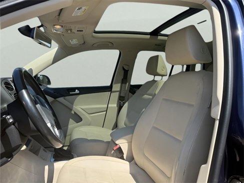 Used 2016 Volkswagen Tiguan SE image 9