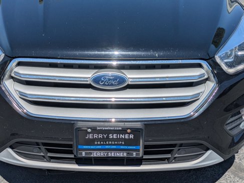 Used 2018 Ford Escape Titanium image 9