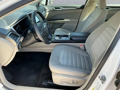 Used 2018 Ford Fusion SE w/ Fusion SE Technology Package image 11