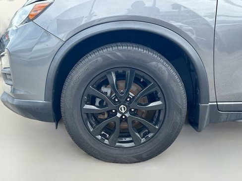 Used 2017 Nissan Rogue SV w/ Midnight Edition image 32