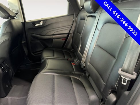 Used 2022 Ford Escape Titanium image 7