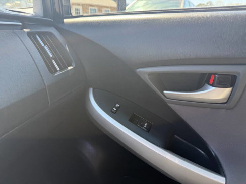 Used 2014 Toyota Prius Five image 23