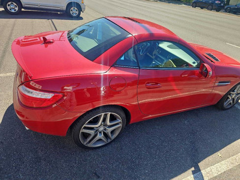 Used 2013 Mercedes-Benz SLK 250 image 5