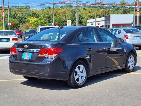 Used 2015 Chevrolet Cruze LT w/ Sun And Sound Package image 2