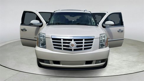 Used 2013 Cadillac Escalade ESV Luxury image 9