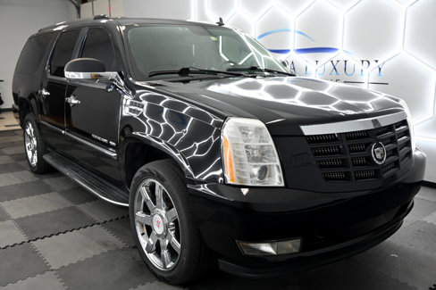 Used 2011 Cadillac Escalade ESV Luxury image 5