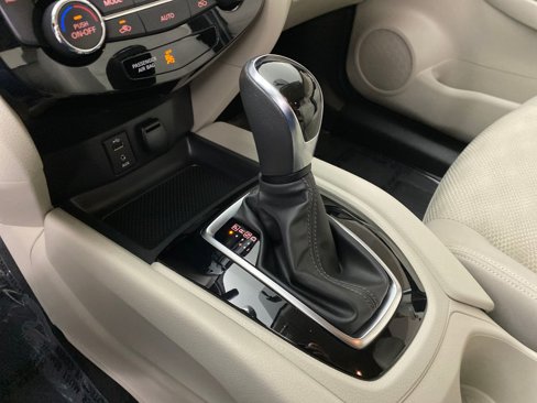 Used 2017 Nissan Rogue Sport SV w/ SV Premium Package image 20