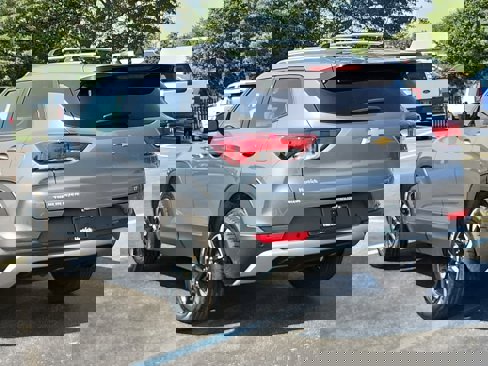 Used 2021 Chevrolet TrailBlazer LT w/ Convenience Package image 4