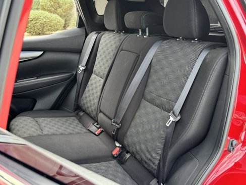 Used 2018 Nissan Rogue Sport SV image 32