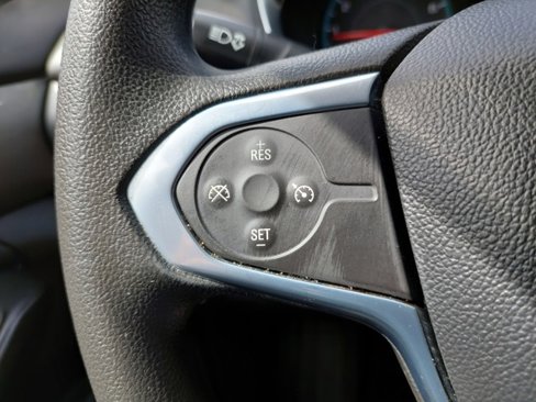 Used 2021 Chevrolet Traverse LS image 26