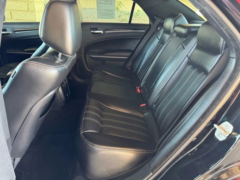 Used 2019 Chrysler 300 S image 18