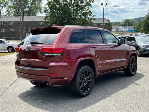 Used 2022 Jeep Grand Cherokee Laredo X image 4