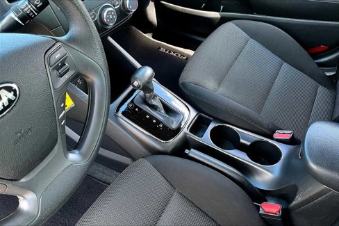 Used 2017 Kia Forte LX image 13