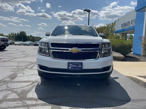 Used 2018 Chevrolet Suburban LT image 2