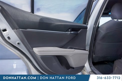 Used 2018 Toyota Camry L image 16